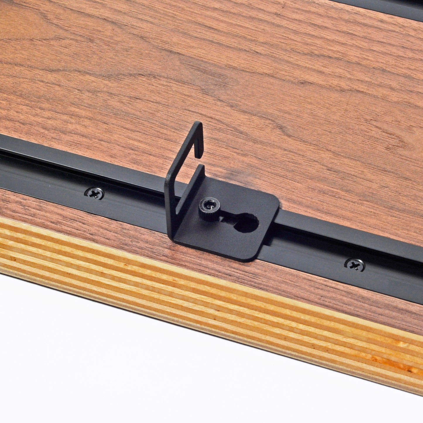Cable clip